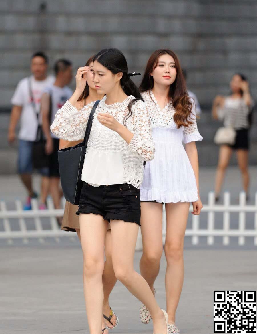 街拍灰色睡衣和白色上衣的漂亮美眉几个清凉装扮时尚美女[13P]第1页 作者:Publisher 帖子ID:242305 TAG:街拍图片,大象图片