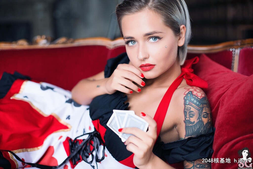 [SuicideGirls]Valeriya-TheQueenOfCards-[63P]第1页 作者:Publisher 帖子ID:62863 TAG:欧美图片,歐美激情,2048核基地