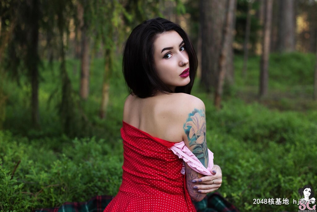 [SuicideGirls]NastyAveter-LittleRedRidingHood-[42P]第0页 作者:Publisher 帖子ID:60201 TAG:欧美图片,歐美激情,2048核基地