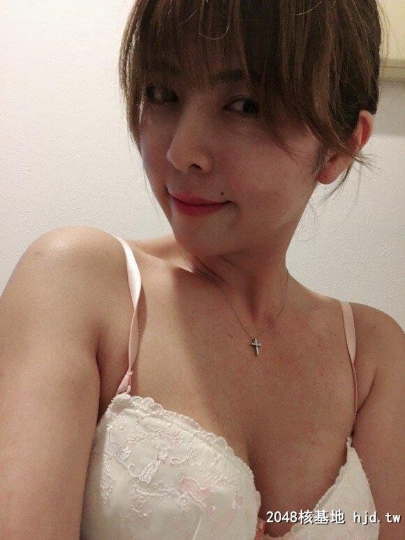 Ｂカップ30歳美人妻のプライベートヌード画像+Twitter裏垢で40歳なのに全裸で顔出しした...[14P]第1页 作者:Publisher 帖子ID:252584 TAG:自拍图片,網友自拍,2048核基地